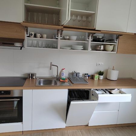 Lovely One Bedroom Apartment Ub Bagian luar foto