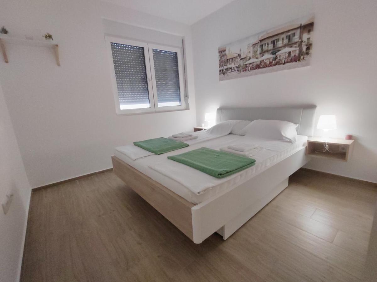 Lovely One Bedroom Apartment Ub Bagian luar foto