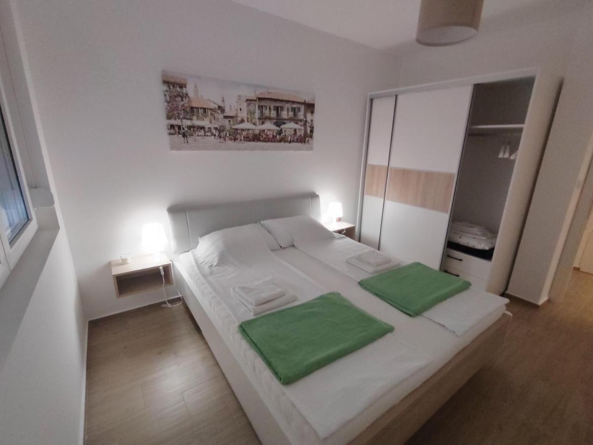 Lovely One Bedroom Apartment Ub Bagian luar foto