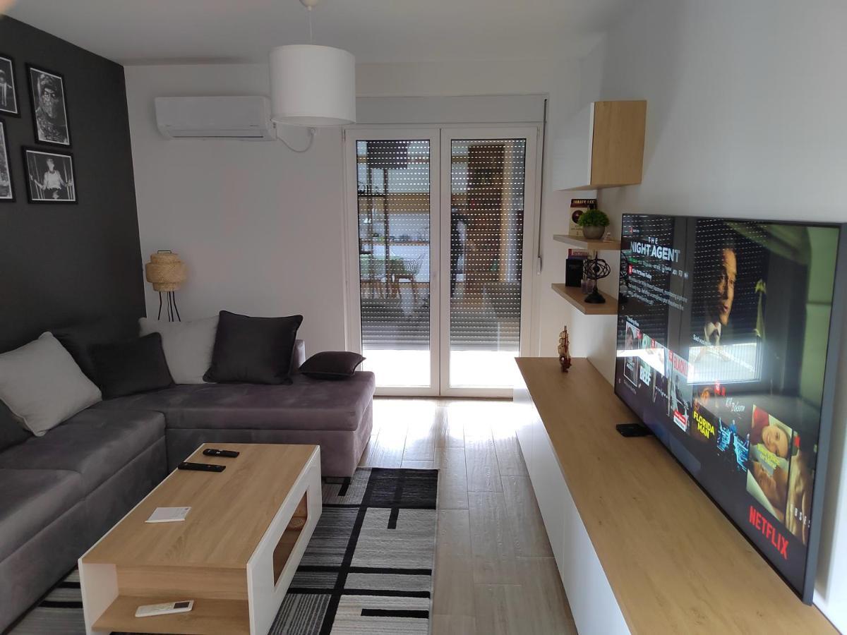 Lovely One Bedroom Apartment Ub Bagian luar foto