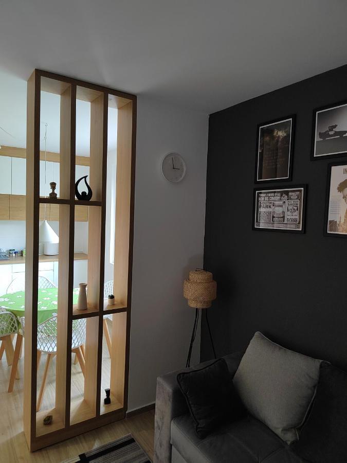 Lovely One Bedroom Apartment Ub Bagian luar foto