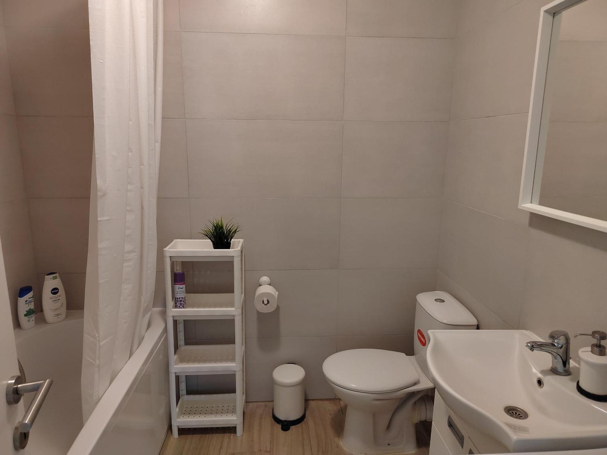 Lovely One Bedroom Apartment Ub Bagian luar foto
